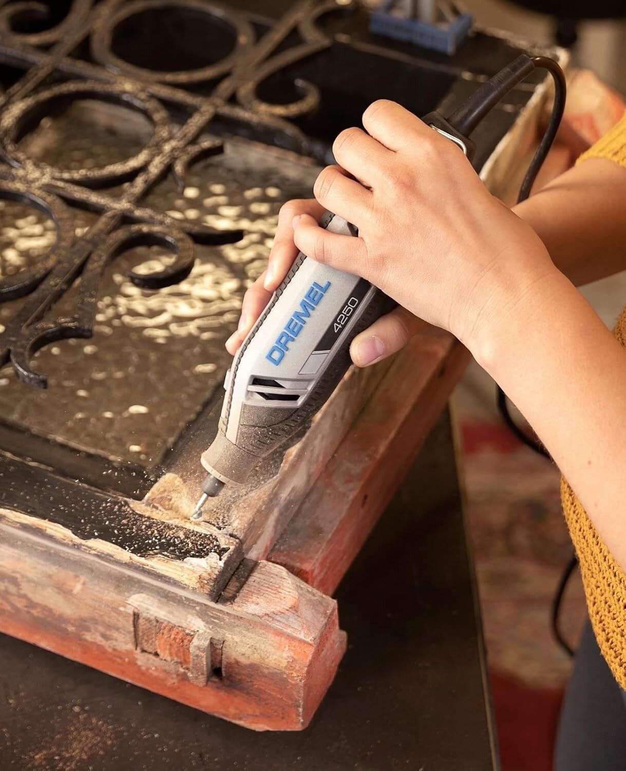 Dremel 4250 Multitool Platinum Tool Kit with 6 Attachments 128 Accessories 175W