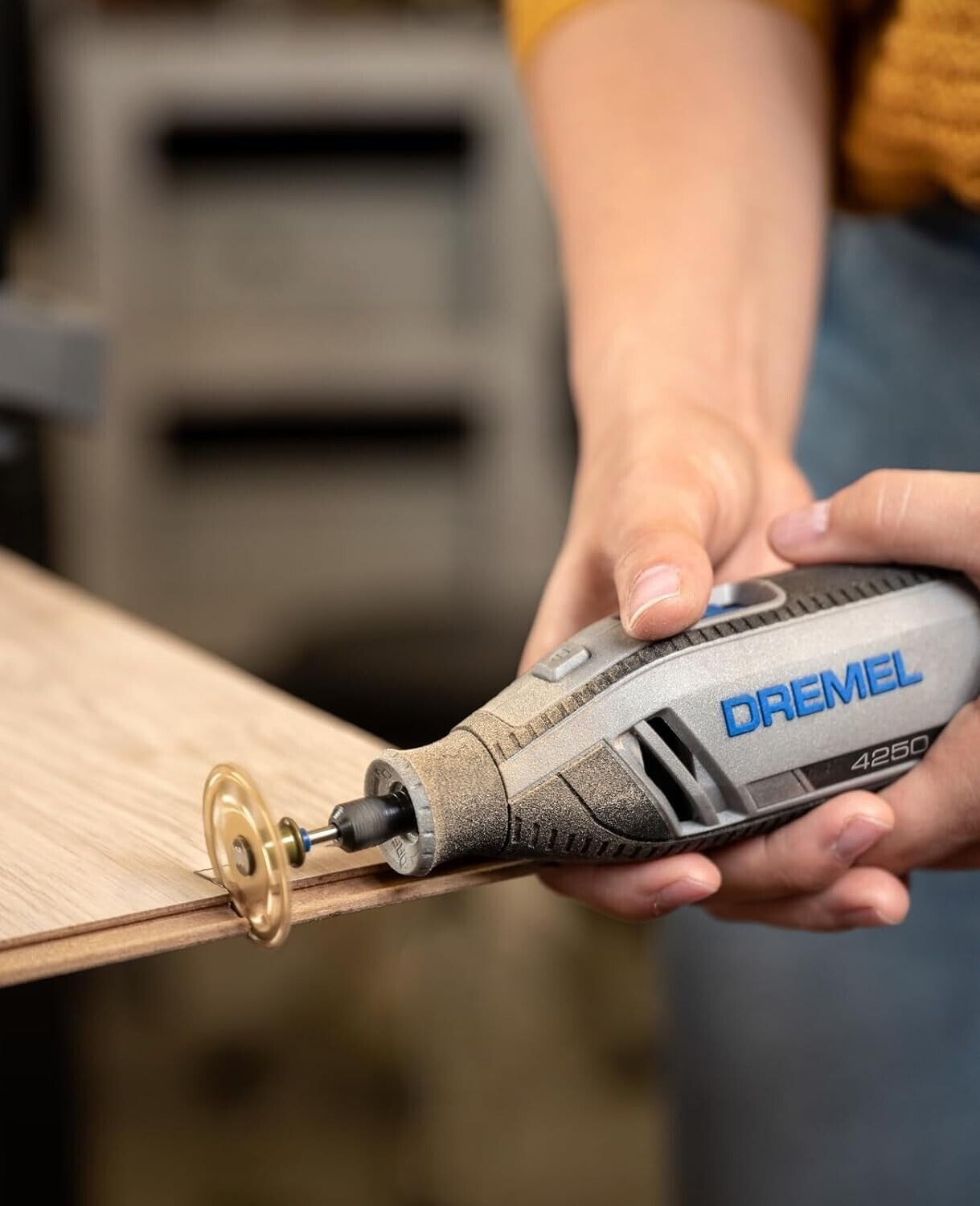Dremel 4250 Multitool Platinum Tool Kit with 6 Attachments 128 Accessories 175W